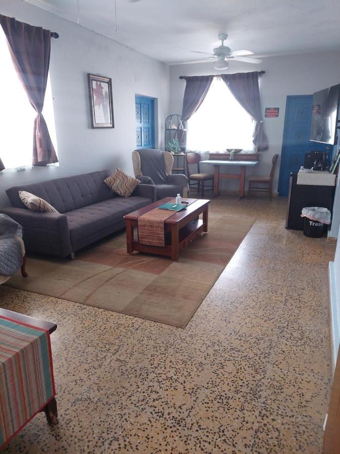 Ocean View Suites 卢基约 外观 照片